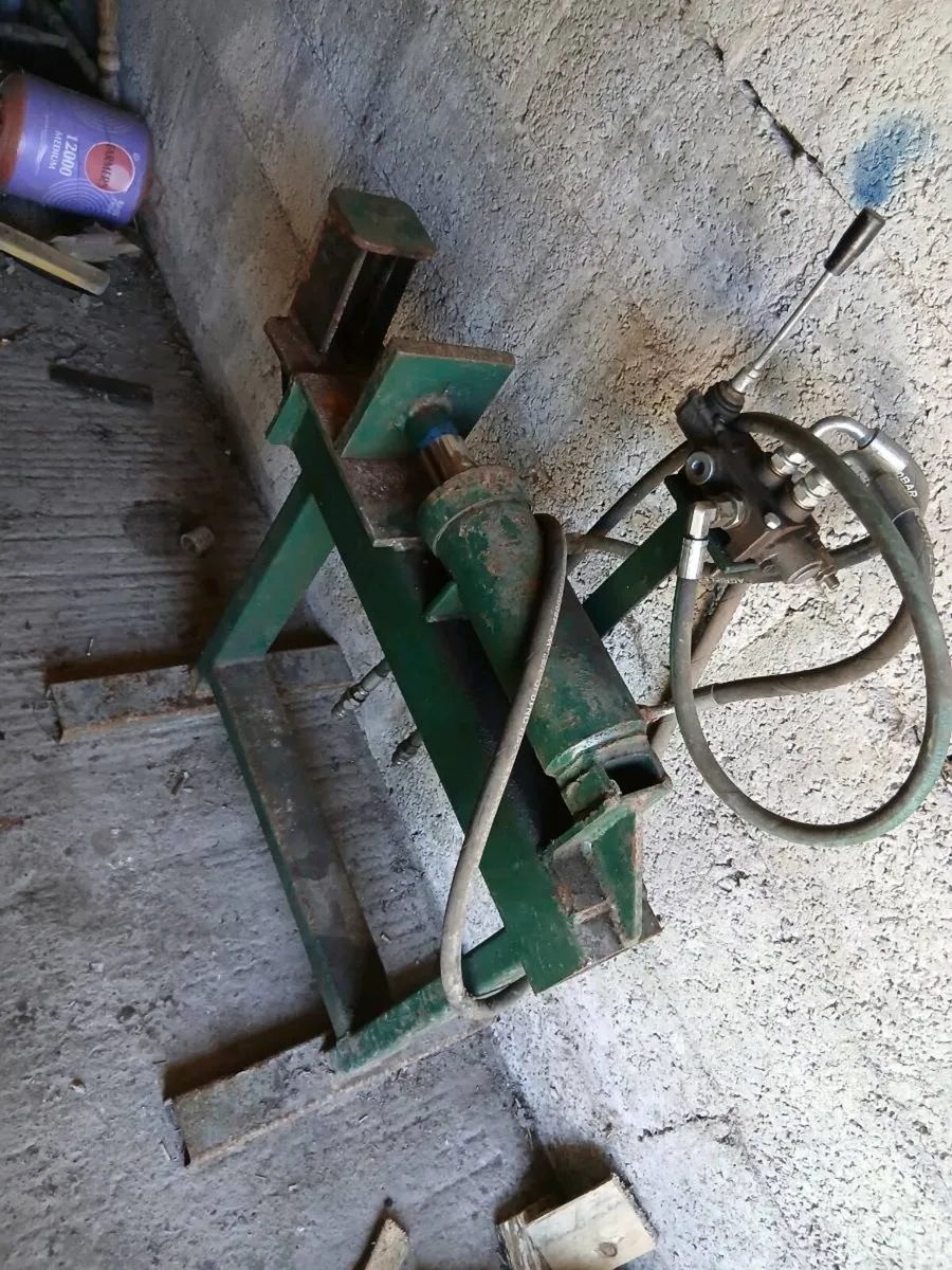 Hydraulic kindling splitter - Image 1