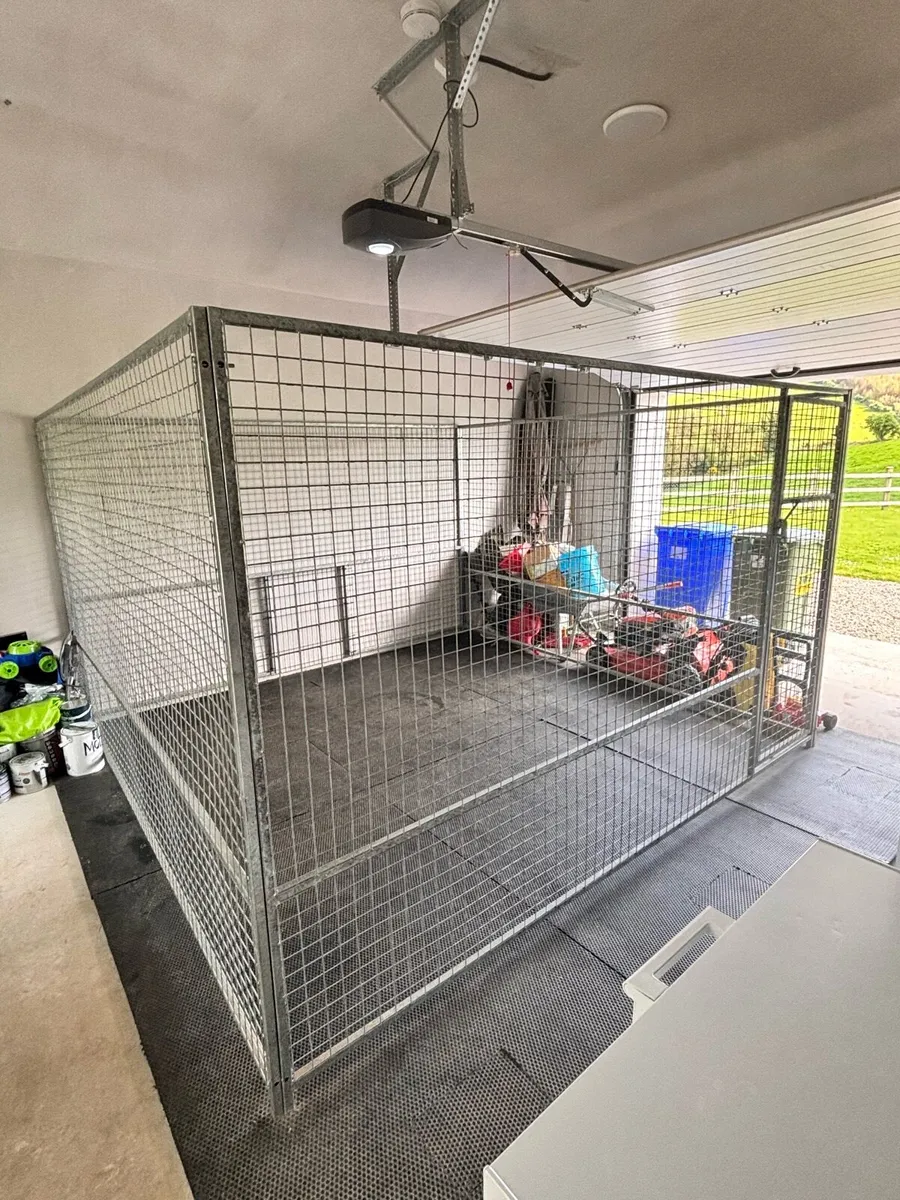 Dog Pen & Kennel - Image 1
