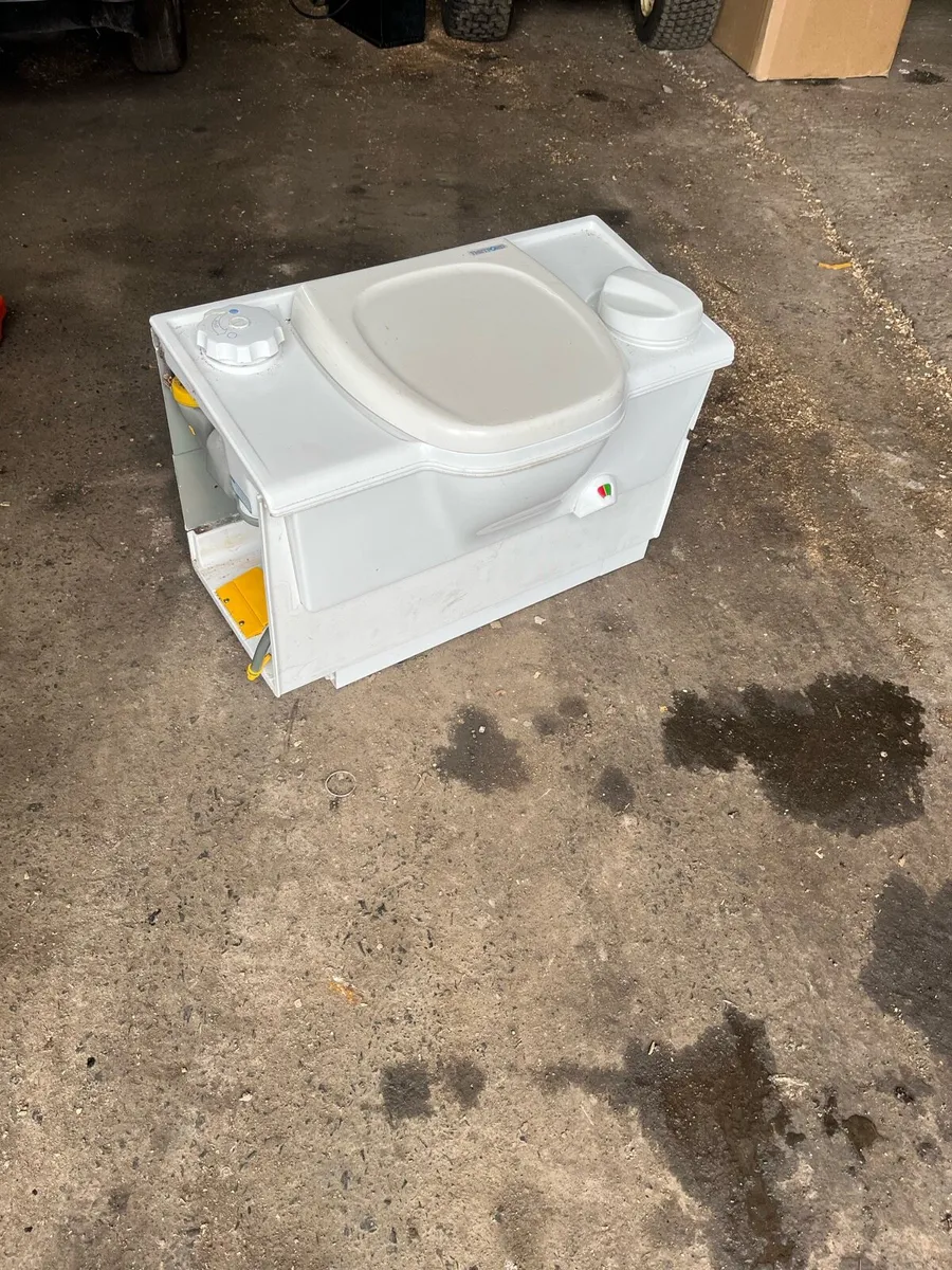 Tethford toilet - Image 1
