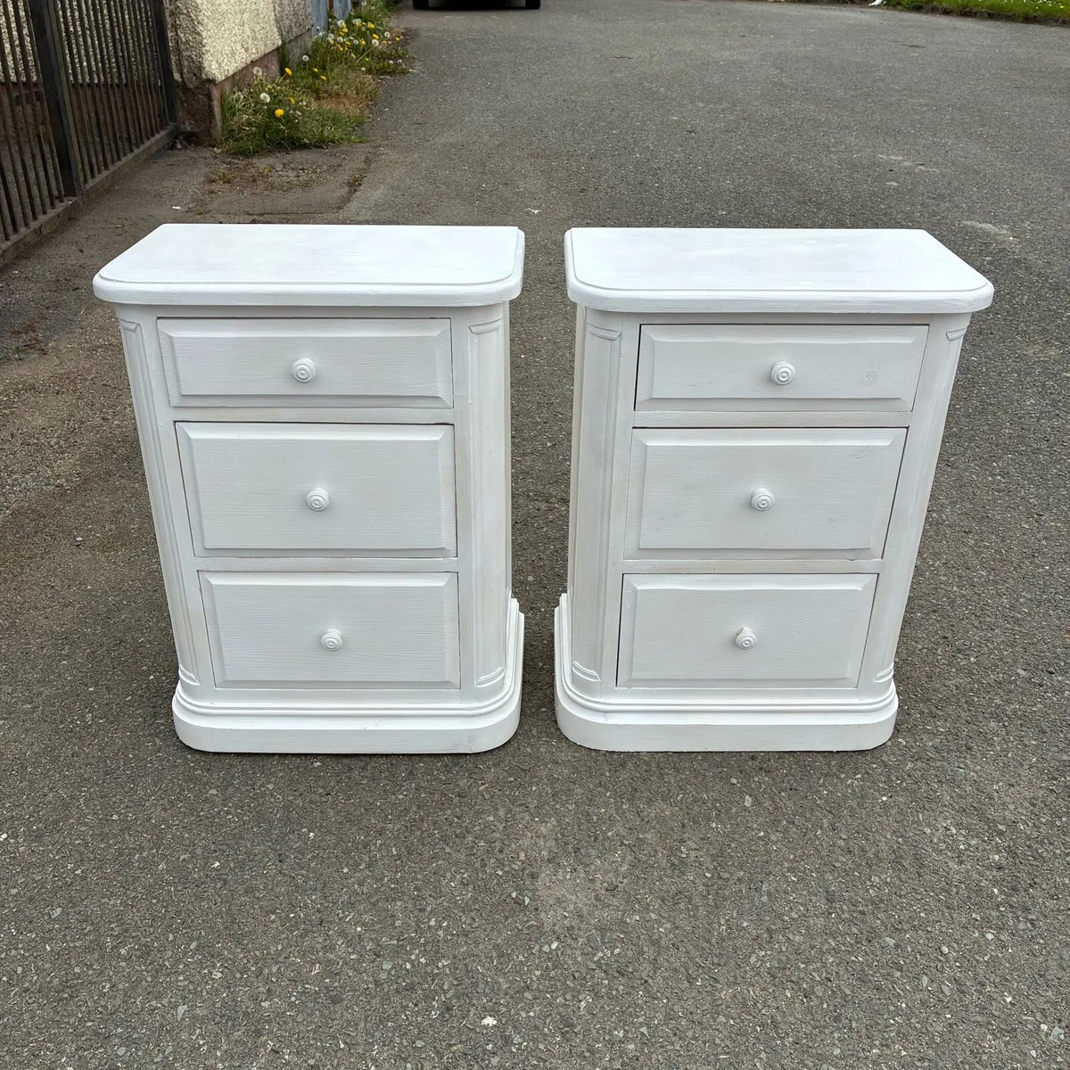 Two white Solid Lockers - Image 1
