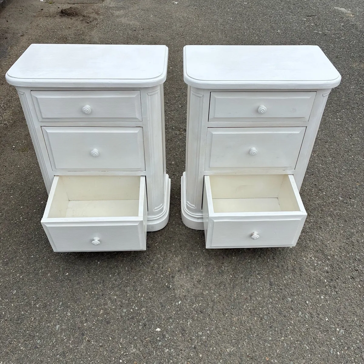 Two white Solid Lockers - Image 2