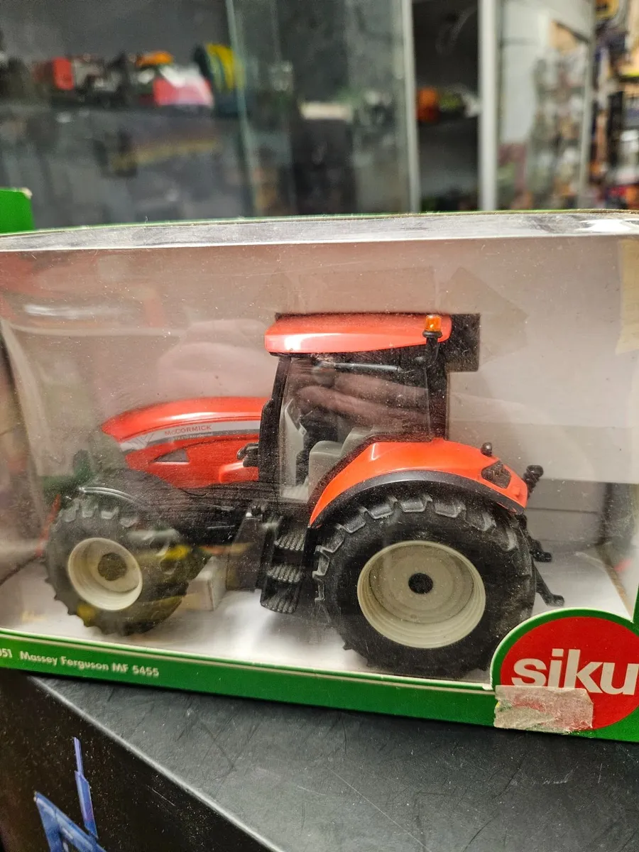 Britain's Siku McCormack Tractor - Image 1