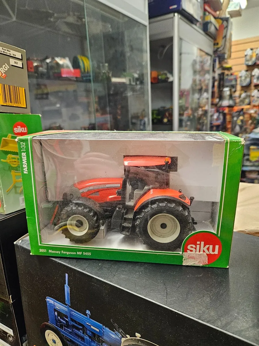 Britain's Siku McCormack Tractor - Image 2