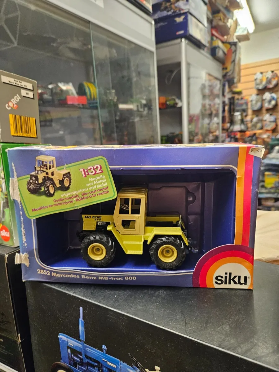 Britain's Siku Mercedes Tractor - Image 1