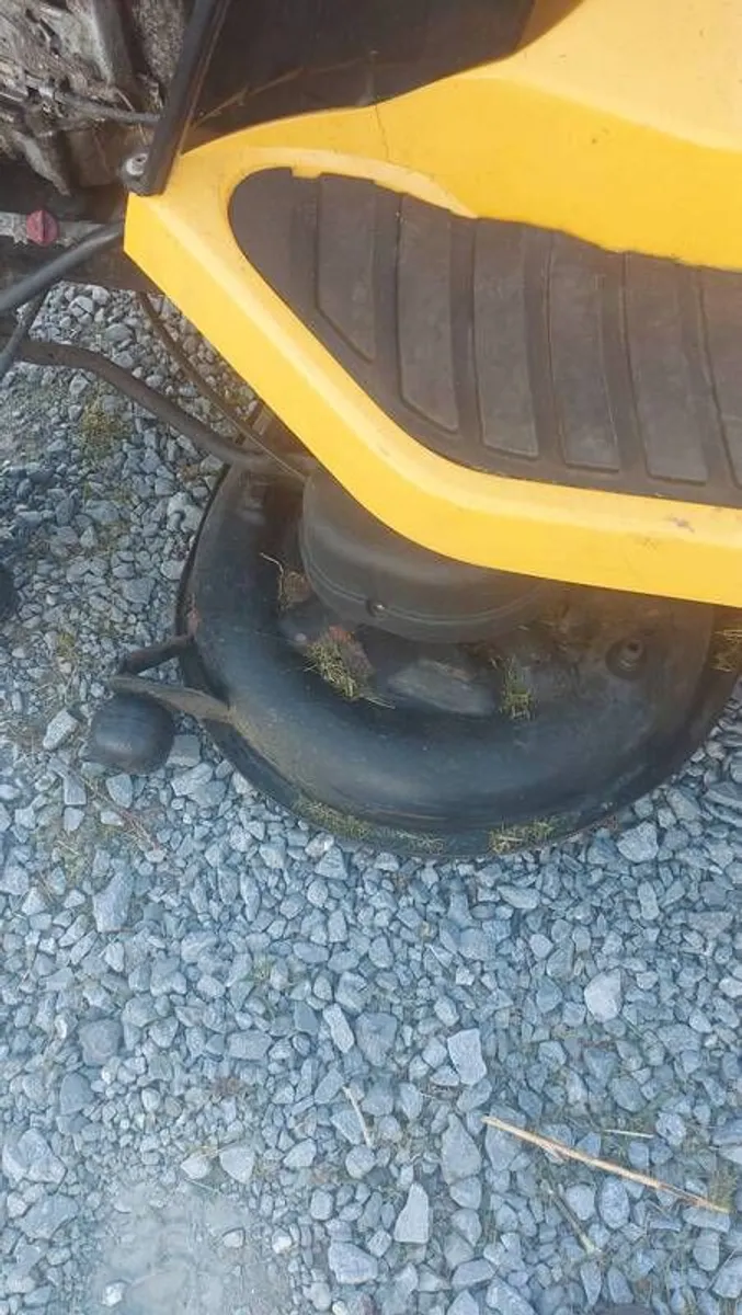 Stiga Ride On Mower For Sale - Image 4