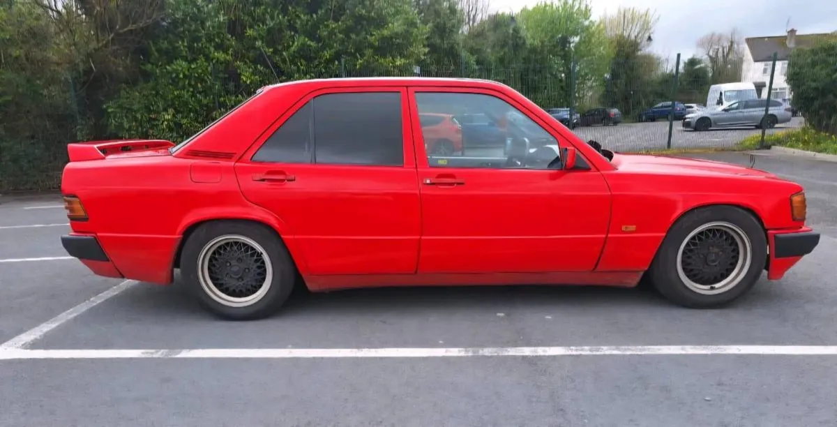 Mercedes 190 d 2.5 - Image 4