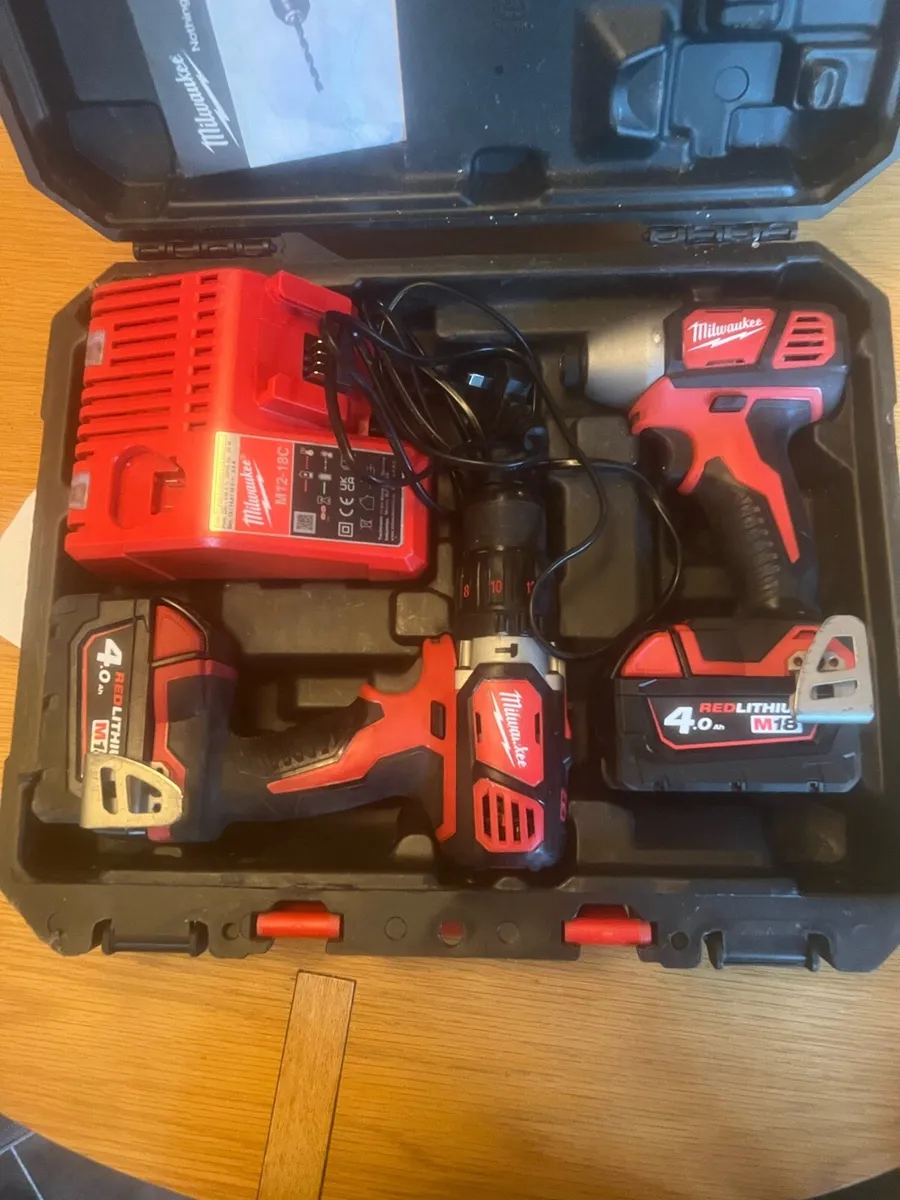 Milwaukee drill set - Image 1