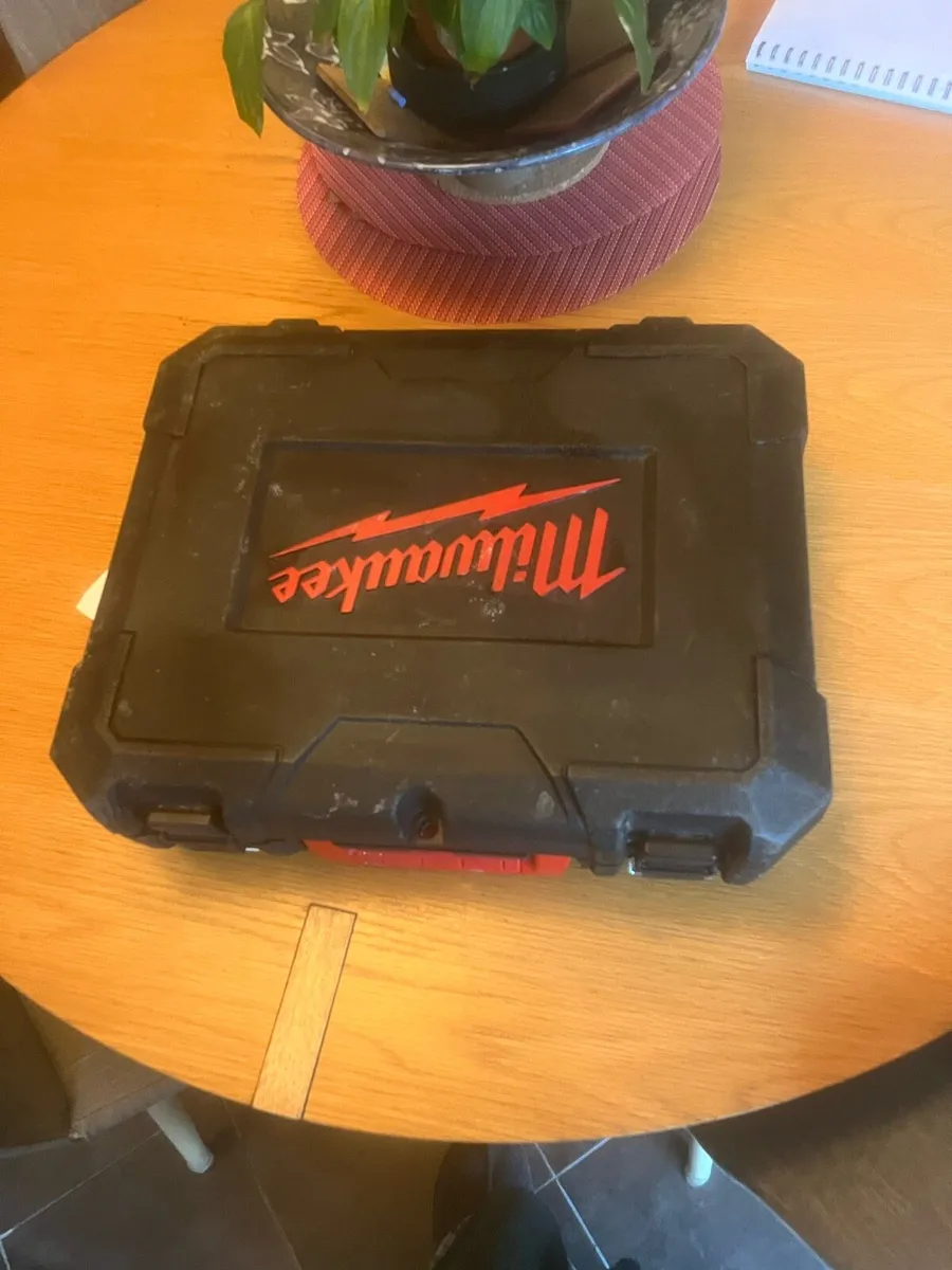Milwaukee drill set - Image 2