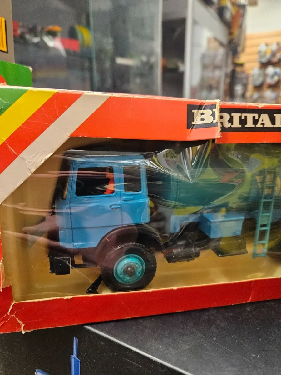 Britain's Iveco Milk Lorry - Image 3