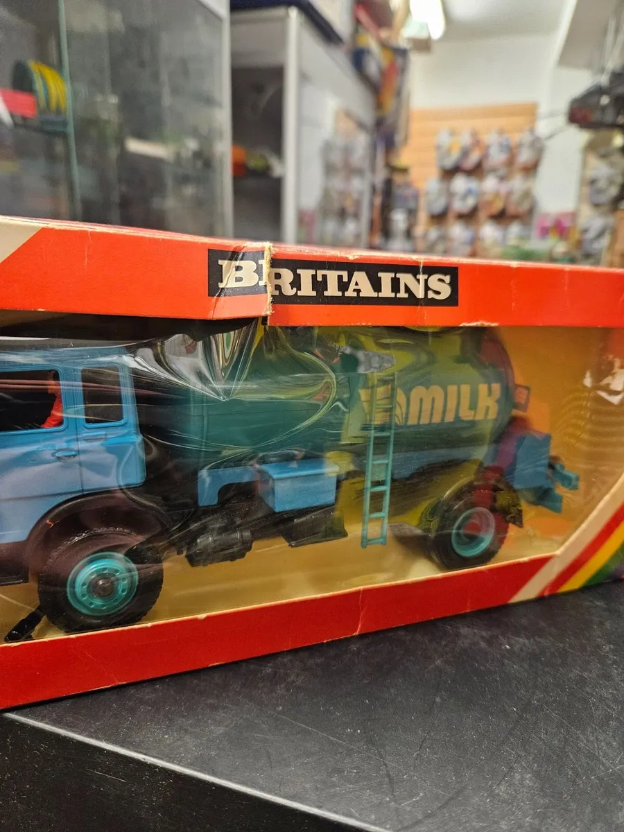 Britain's Iveco Milk Lorry - Image 4