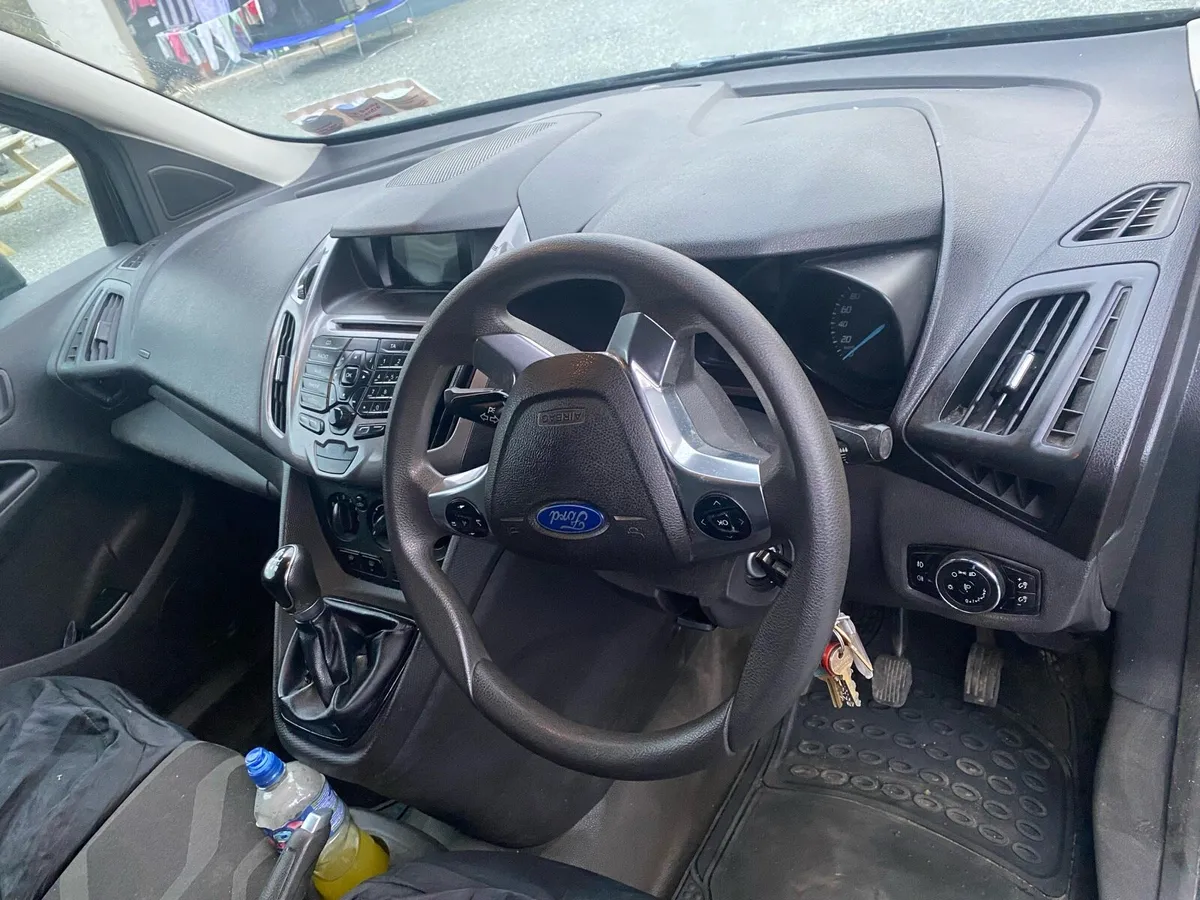 Ford transit Connect - Image 4