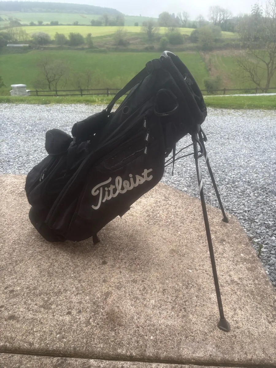 Titleist Golf Stand Bag - Image 1