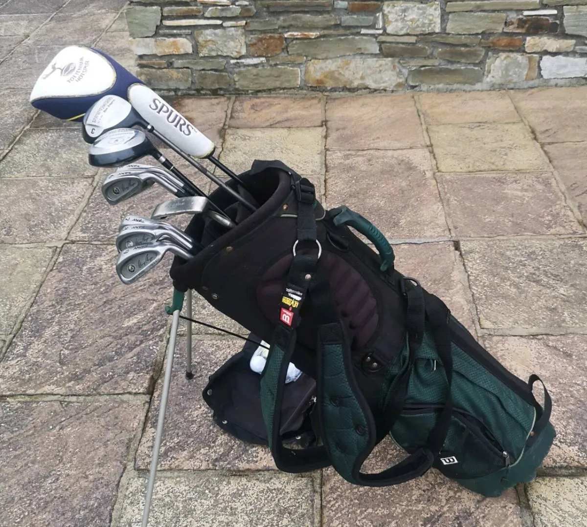 Gents Starter Sets, 8 irons 3 woods, putter &bag. - Image 1