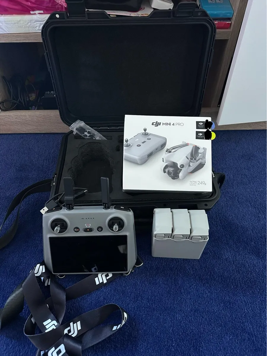 DJI MINI 4 PRO FLY COMBO - Image 1