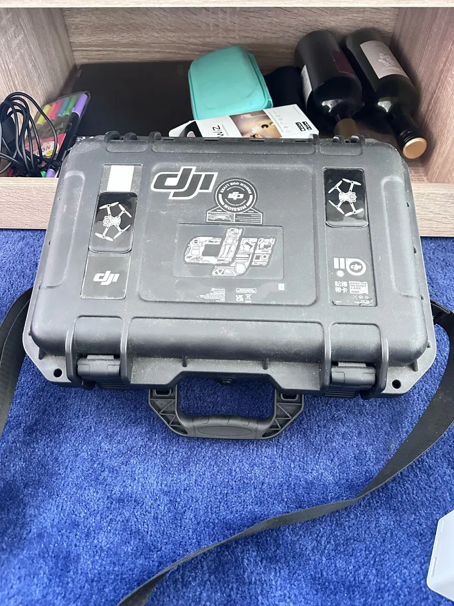 DJI MINI 4 PRO FLY COMBO - Image 4