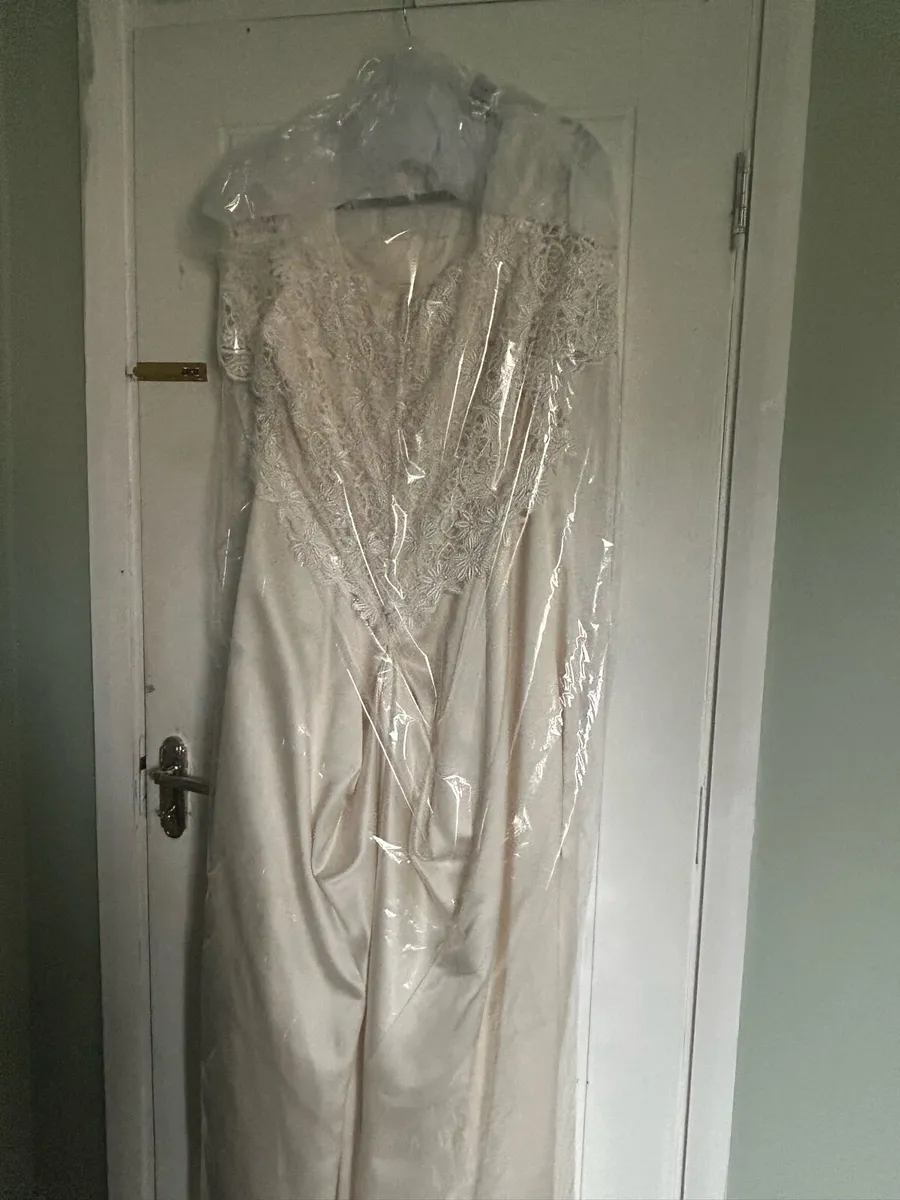 wedding dress - Image 3