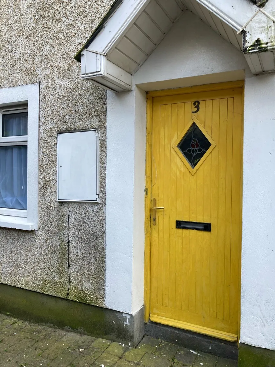Townhouse - Centre of Longford - Image 1