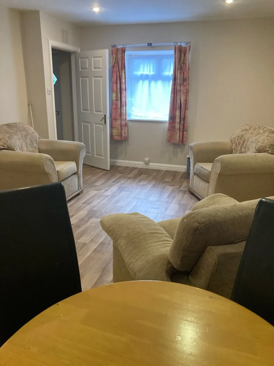 Townhouse - Centre of Longford - Image 2