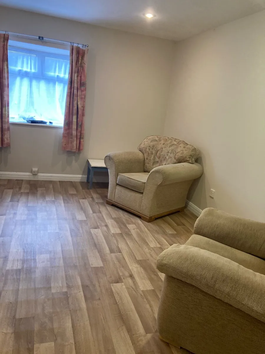 Townhouse - Centre of Longford - Image 3
