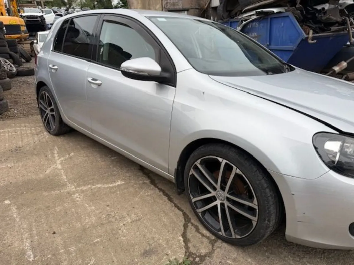 2009 VOLKSWAGEN GOLF 1.6L-D - Image 2