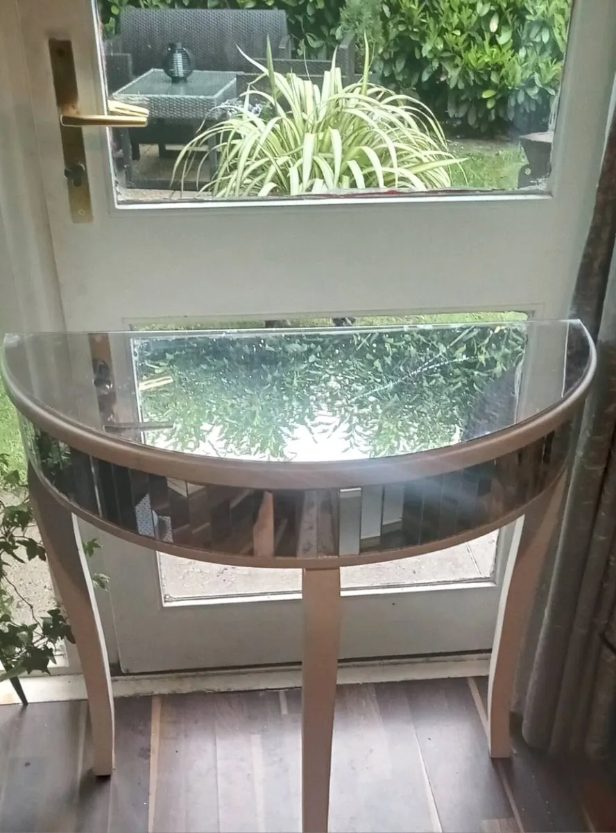 Console table - Image 1