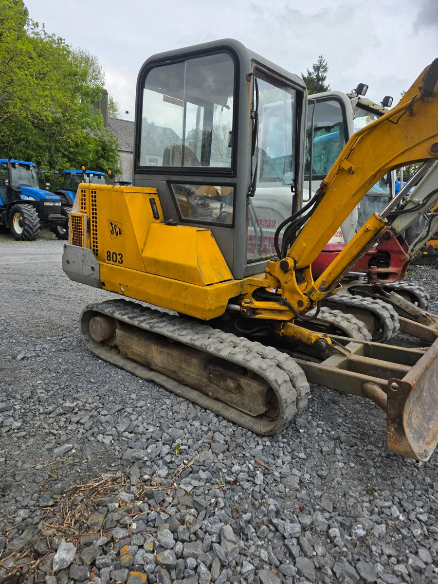 Jc b 803 - Image 1