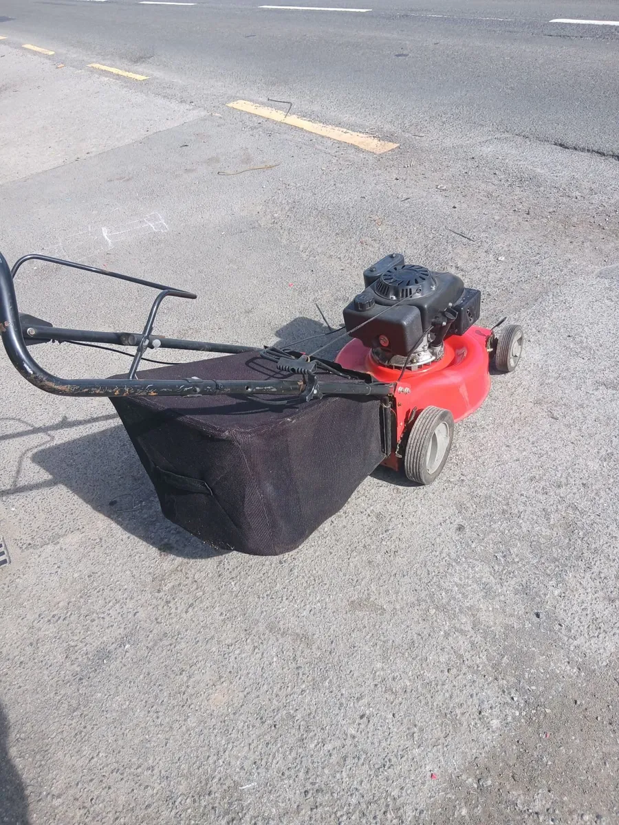 Push lawnmower read about add priced - Image 3