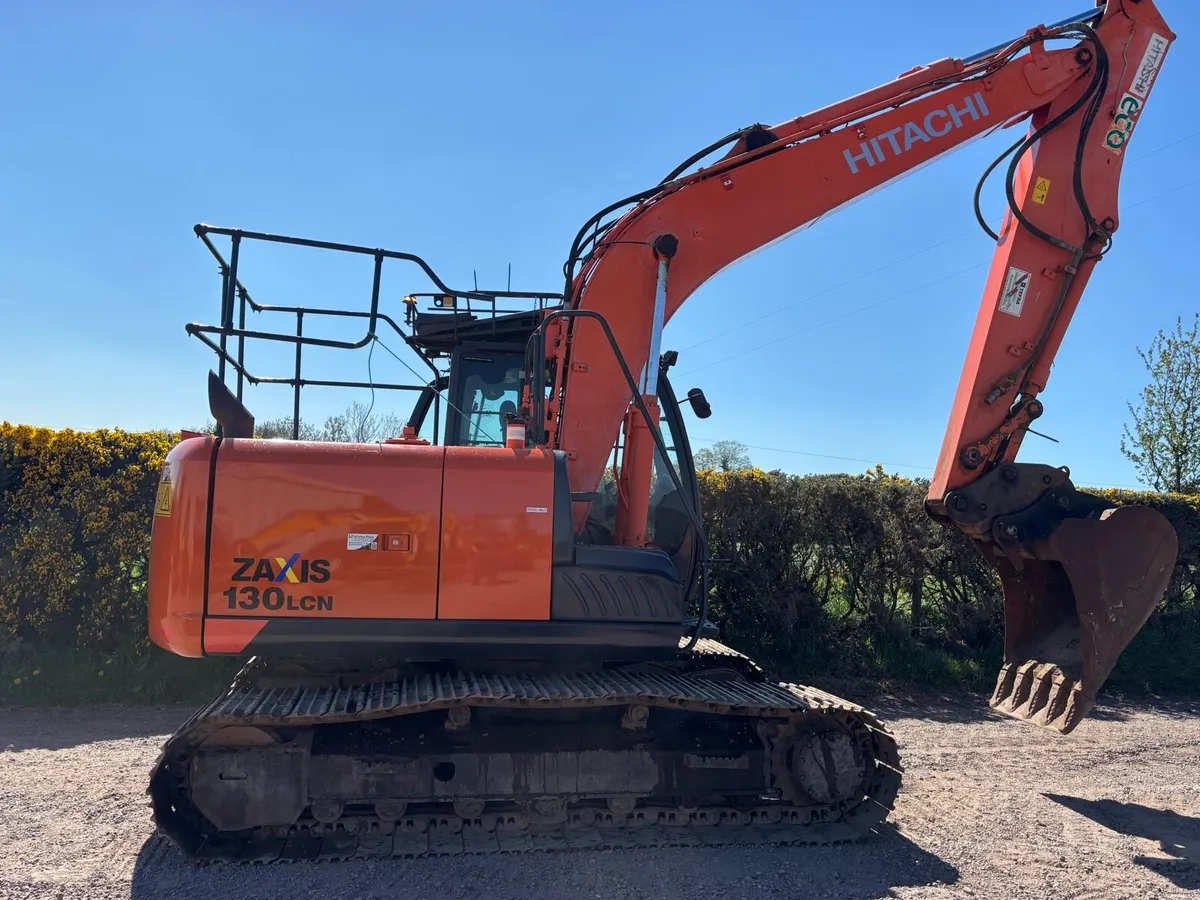 Hitachi ZX130-5 - Image 3