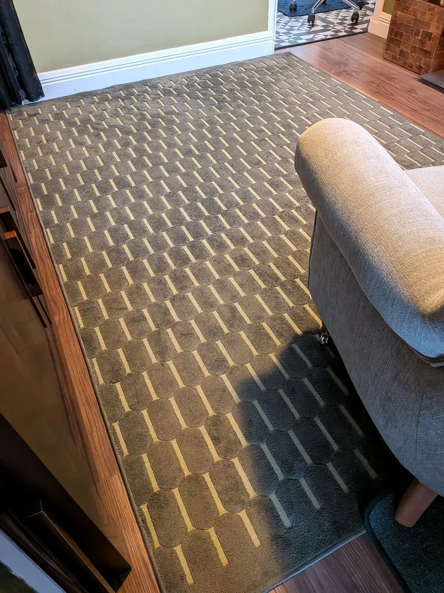 Large IKEA two tone Green rug. - Image 4