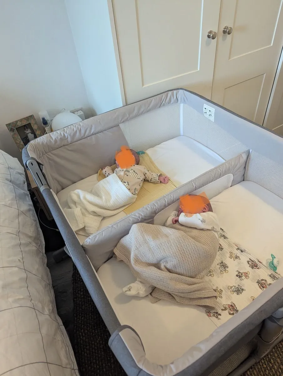 Chicco Next2me twin co-sleeper crib - Image 2