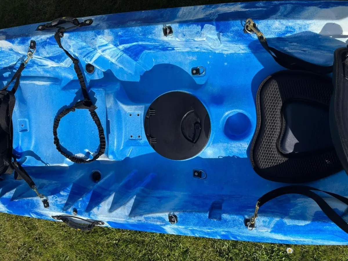 kayak - 2.5-seater sit-on-top rigid USED ONCE ONLY - Image 4