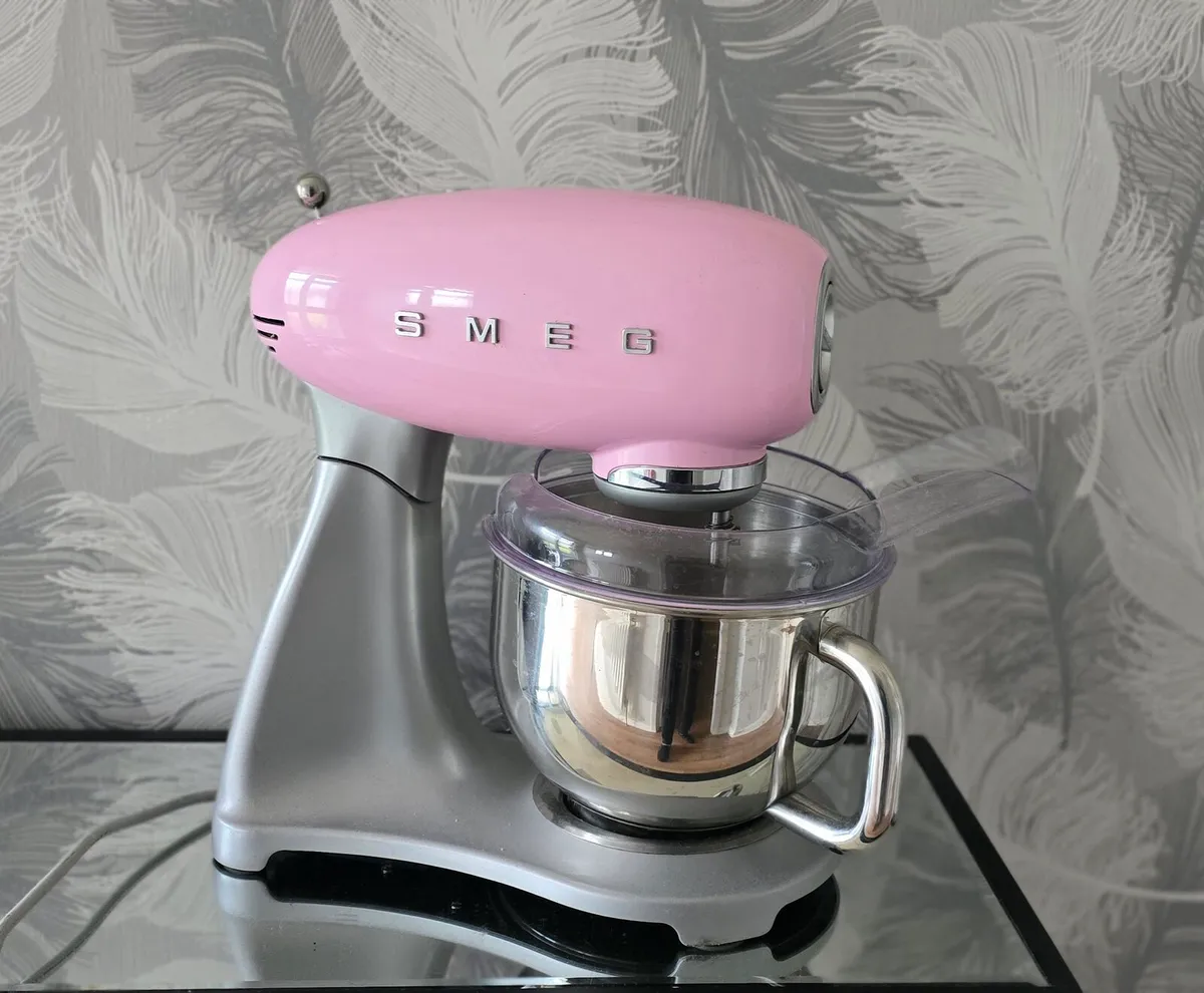 Smeg Retro Style Stand Mixer – Pastel Pink - Image 2