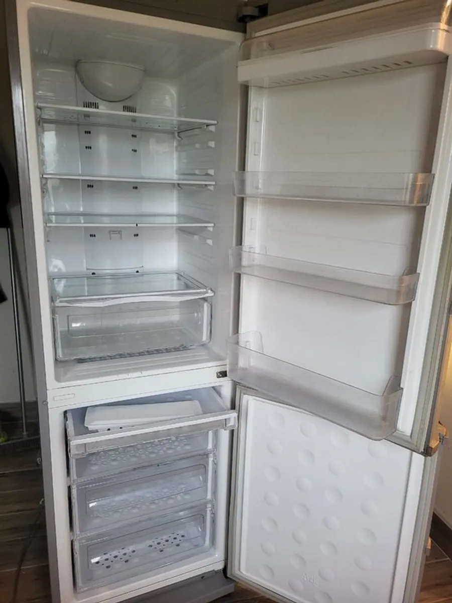 Fridge freezer - Image 2