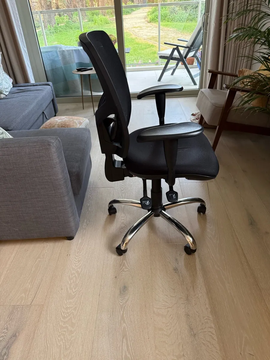 Office chair - Image 2