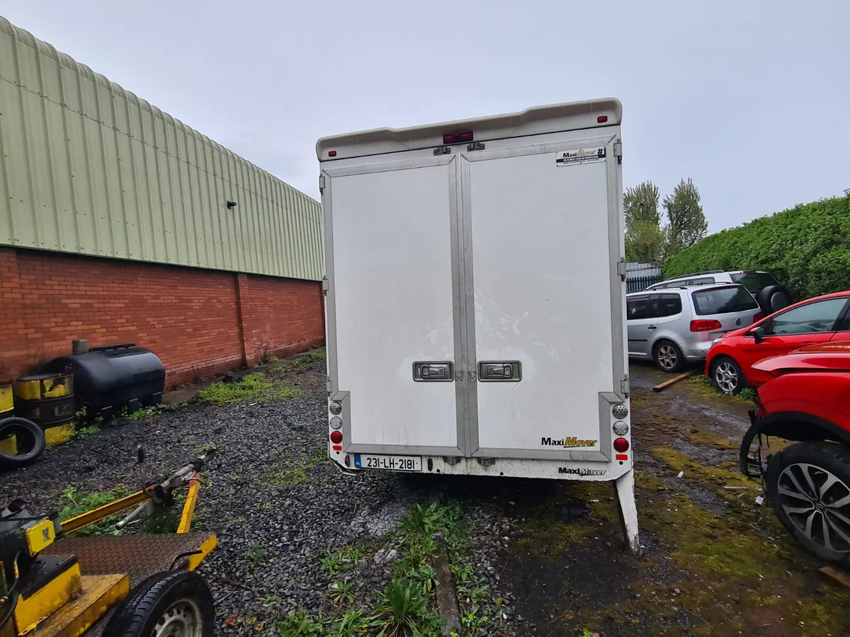 Renault  Master   Luton - Image 2