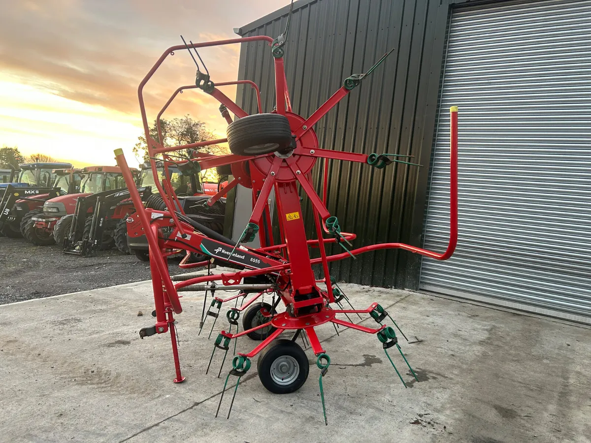 2021 Kverneland 4 Rotar Tedder - Image 4