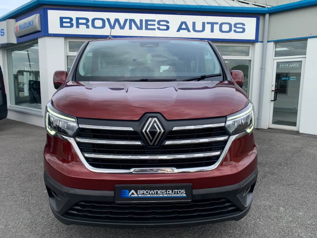 2024 Renault Trafic 9 Seater 2.0L Diesel - Image 4