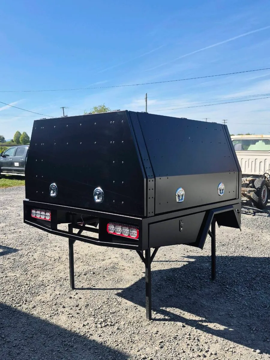 UTE Tray and Canopy set up - Image 1