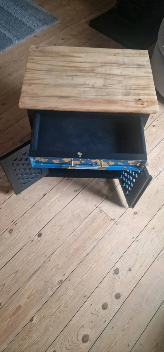 Cabinet - Image 4