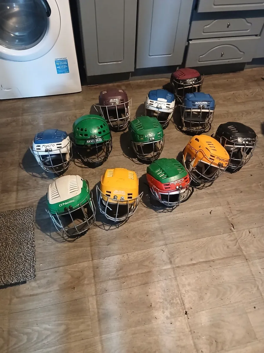 13 hurling helmets 25e each r 150e for all - Image 1