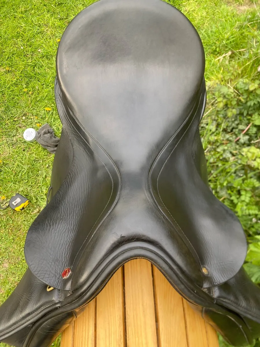 Albion k2 black Leather 17.5” saddle - Image 2