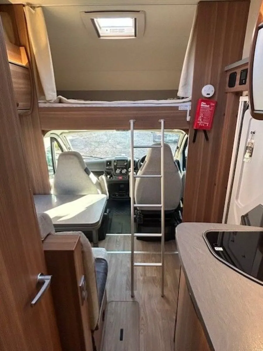 2017 WEINSBERG CARAHOME 550MG 4 BERTH  MOTORHOME - Image 2