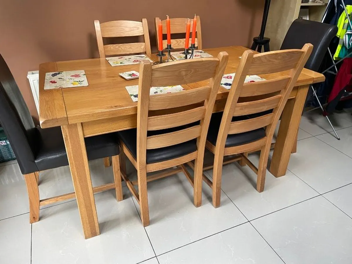 Dining table and 6 chairs - Image 1