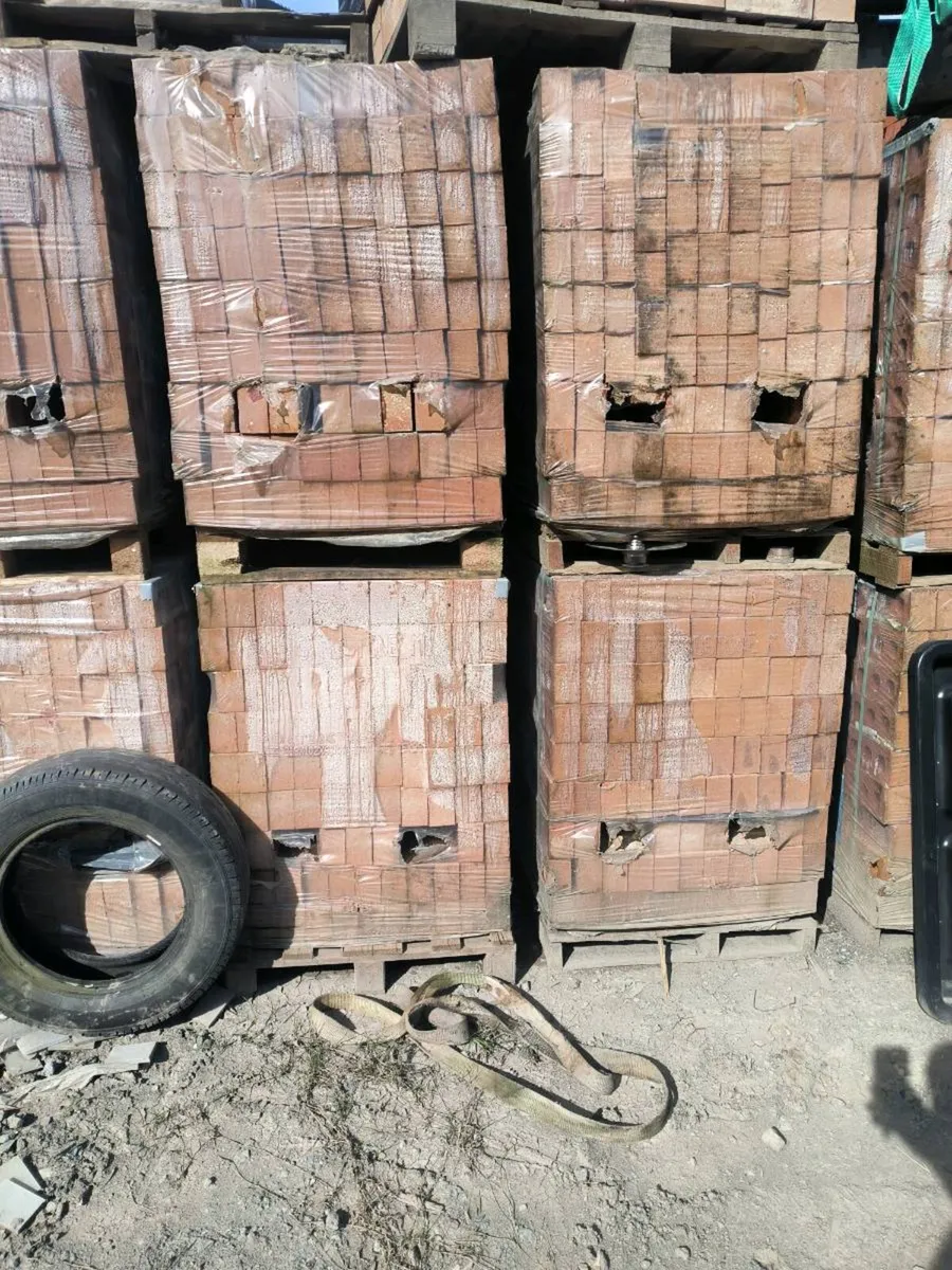 Ibstock bricks  500 in pallet - Image 1