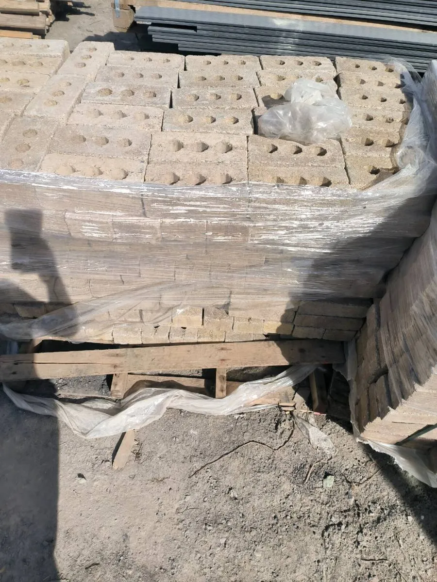 Bricks - Image 3