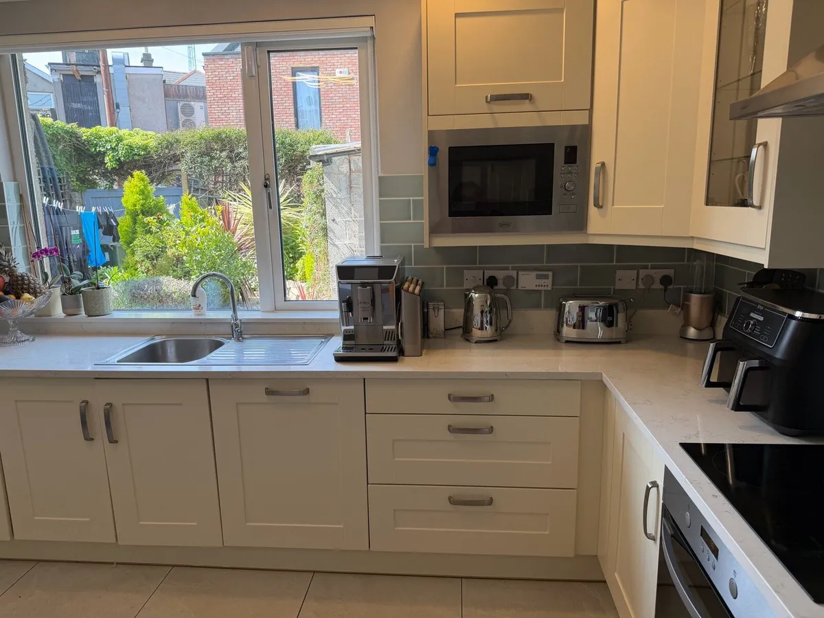 Entire Kitchen & Appliances - Image 1