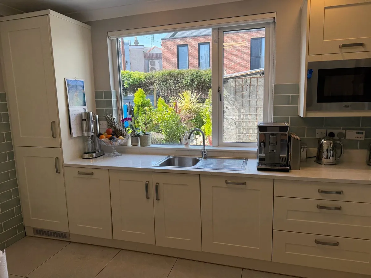 Entire Kitchen & Appliances - Image 2