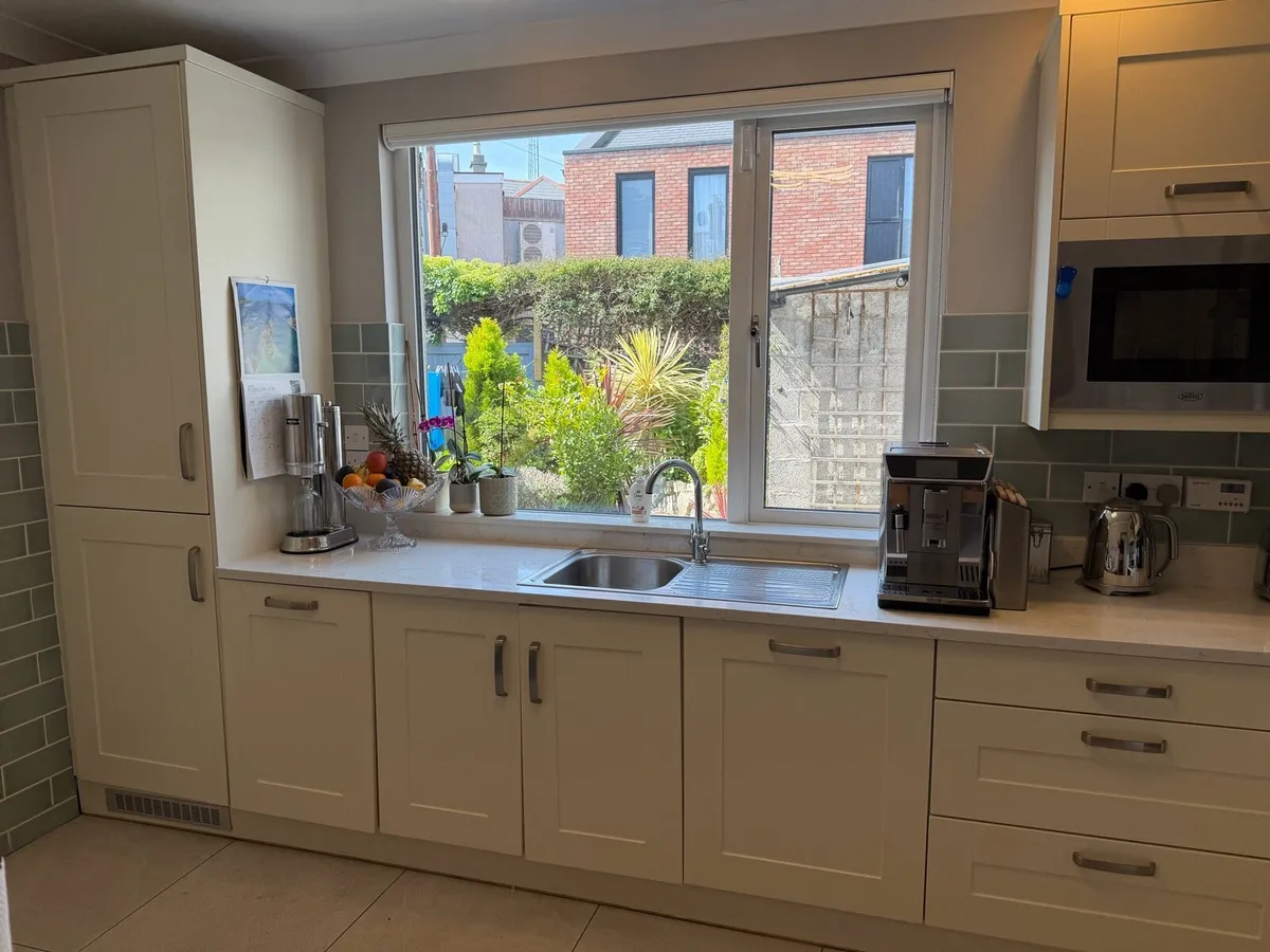 Entire Kitchen & Appliances - Image 3