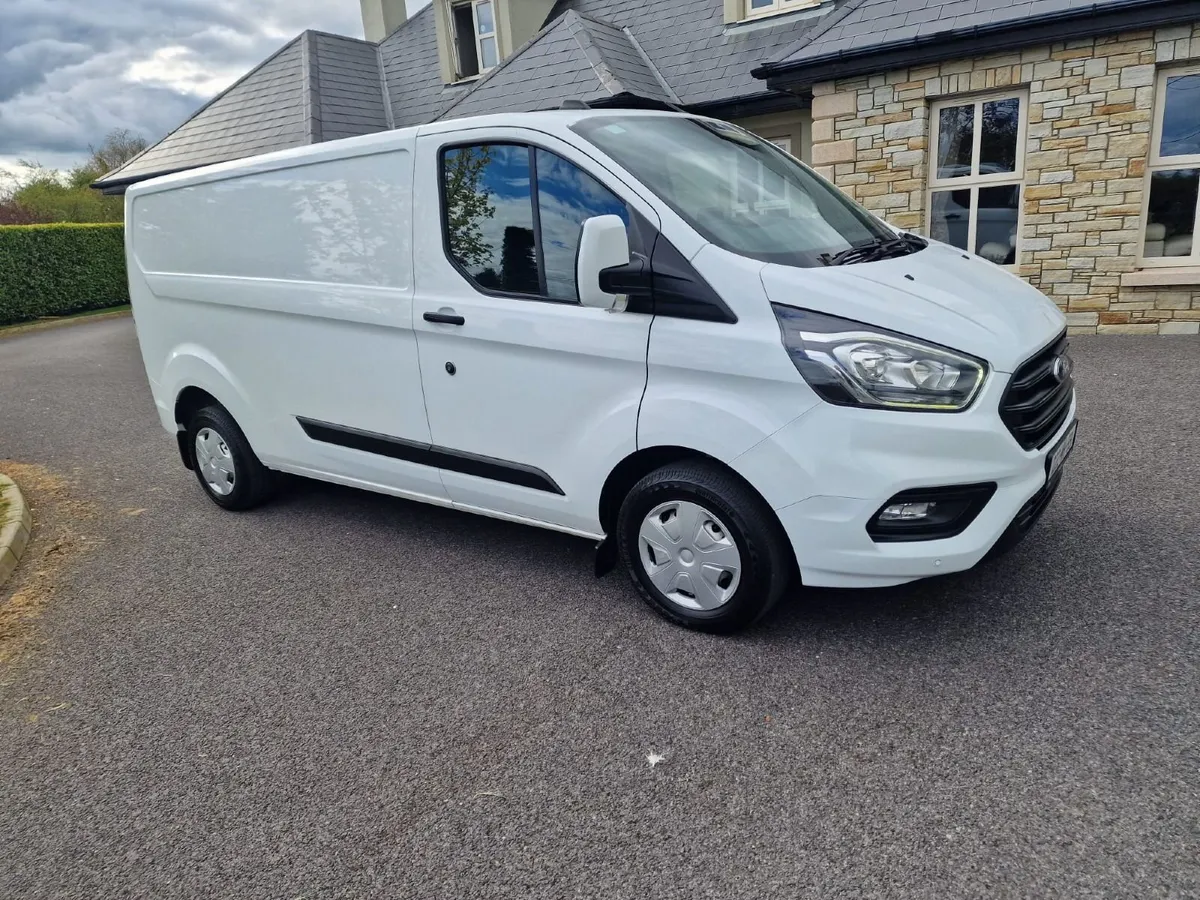 Ford Transit Custom 2022 - Image 1