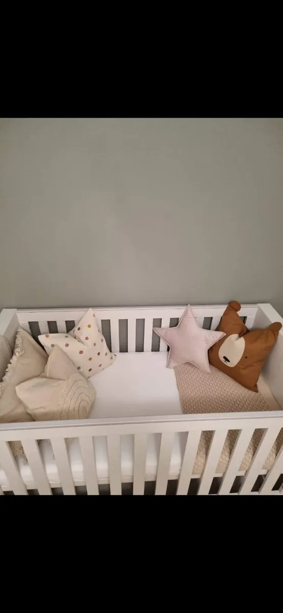 Franklin Cot Bed - Image 2
